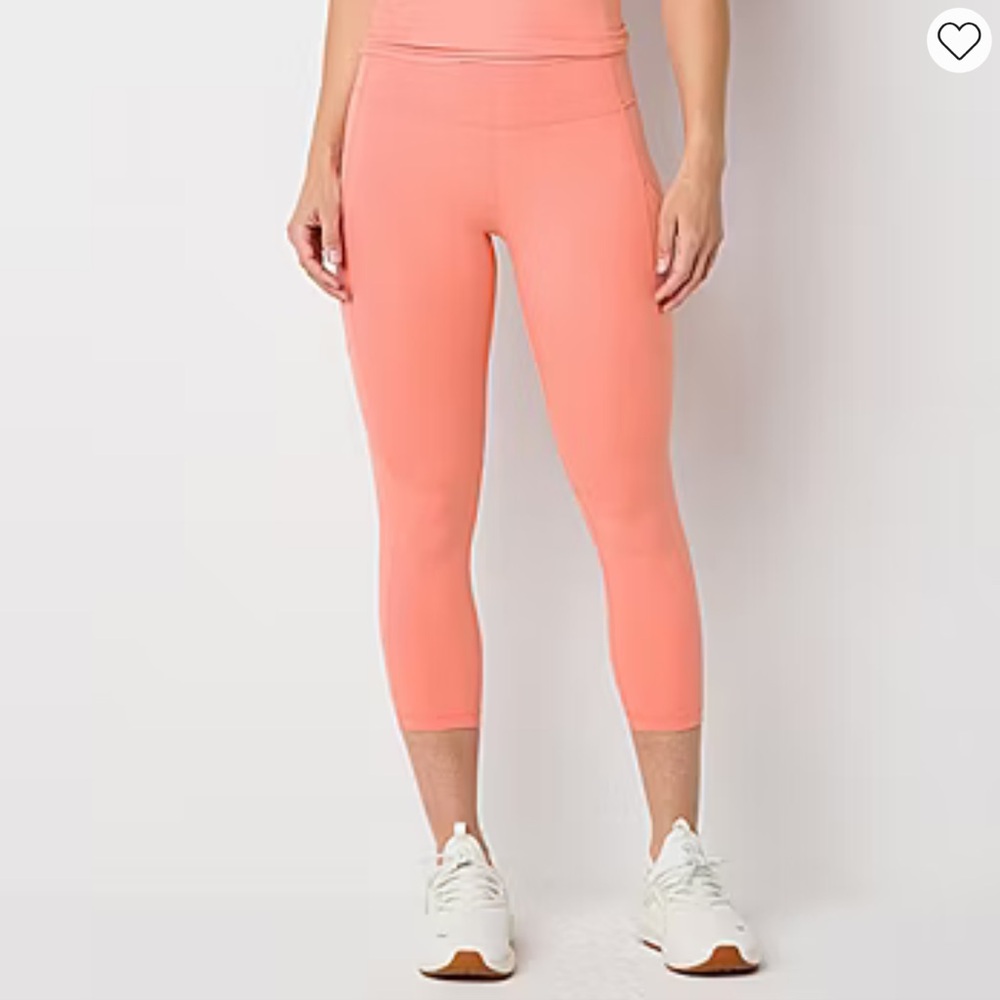 NEW Xersion Coral Capri Leggings